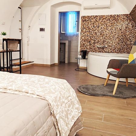 Dama Suite Love & Private Jacuzzi Bari Ngoại thất bức ảnh