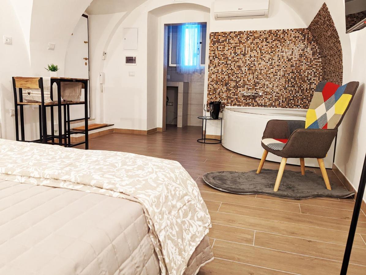 Dama Suite Love & Private Jacuzzi Bari Ngoại thất bức ảnh